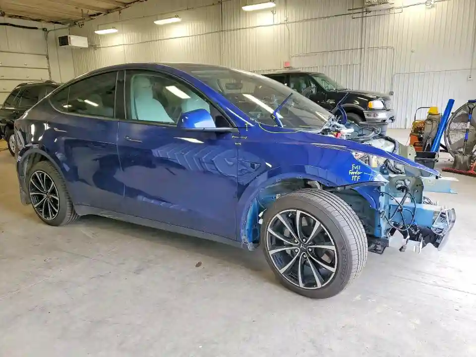 7SAYGDEE9NF563845 2022 TESLA MODEL Y-3