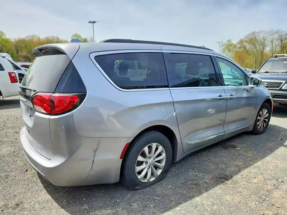 2C4RC1BG4HR824034 2017 CHRYSLER PACIFICA-2