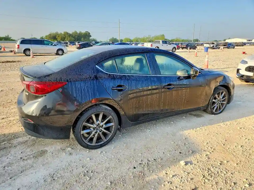3MZBN1V38JM208240 2018 MAZDA 3-2