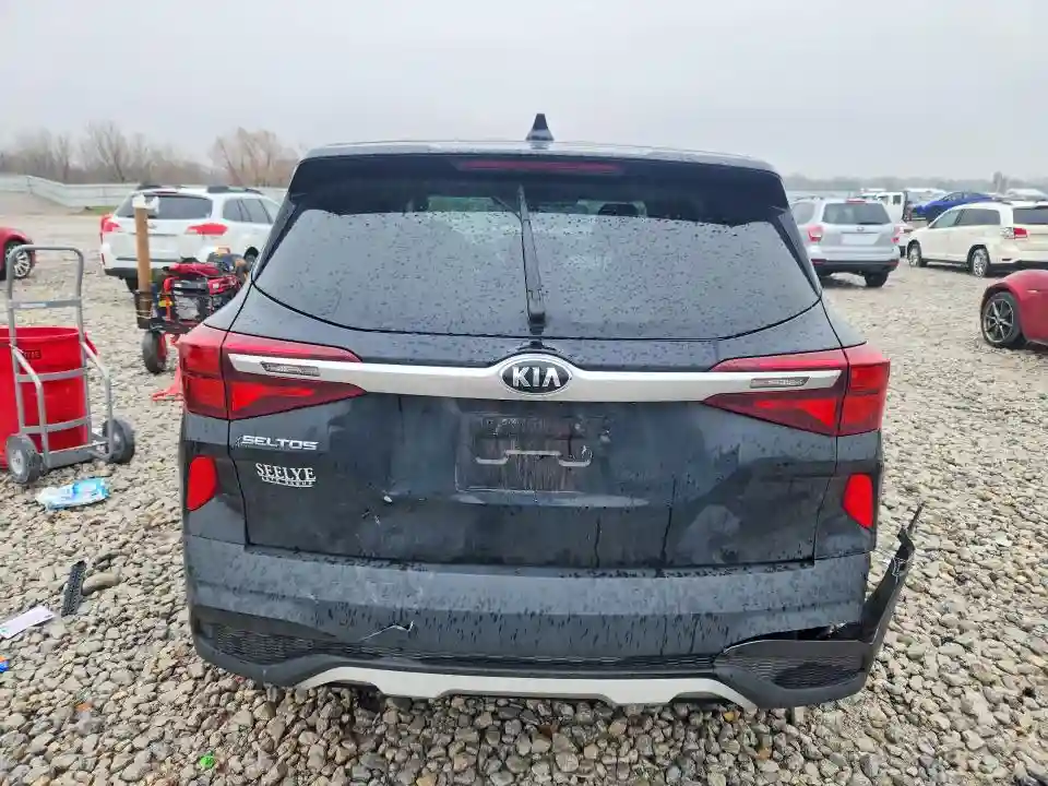 KNDEPCAA2M7111138 2021 KIA SELTOS-5