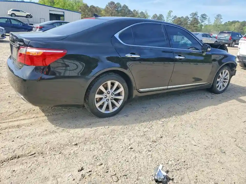JTHCL5EF2B5012427 2011 LEXUS LS460-2