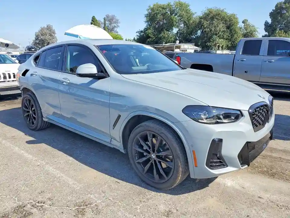 5UX33DT0XR9V11150 2024 BMW X4-3