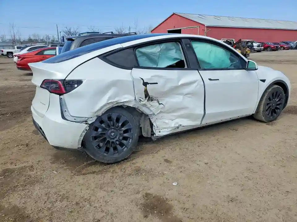 LRWYGDEE6PC110034 2023 TESLA MODEL Y 75-2