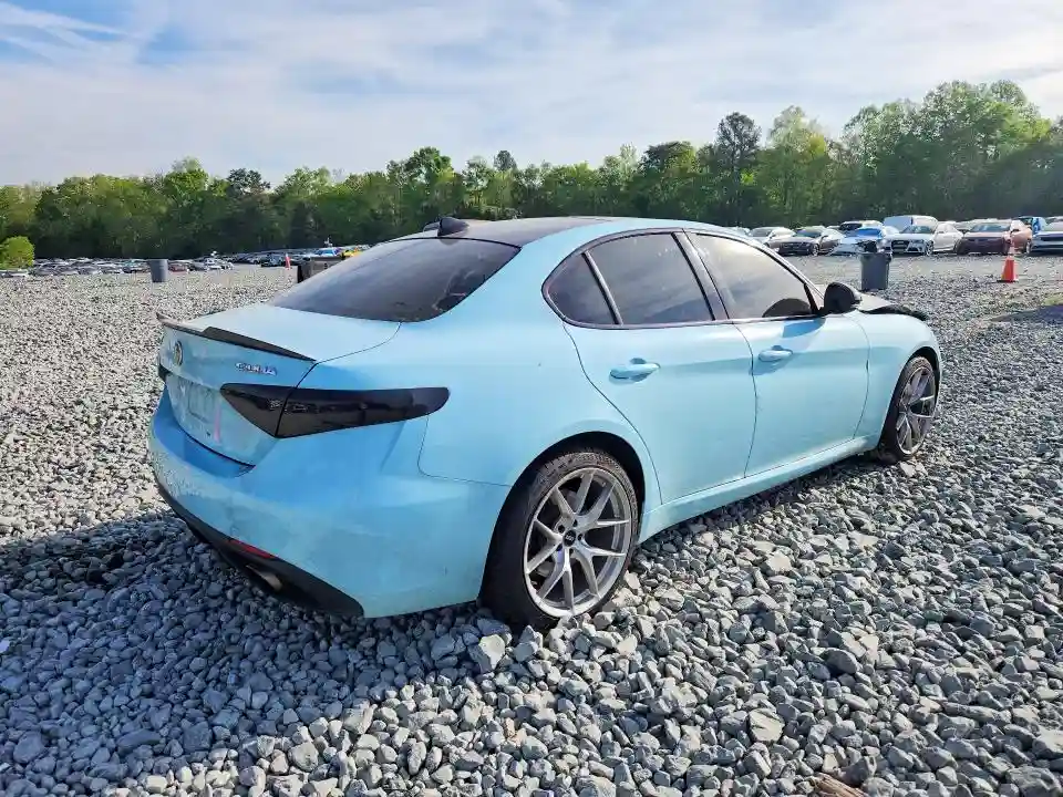 ZARFAEDN4H7537053 2017 ALFA ROMEO GIULIA-2
