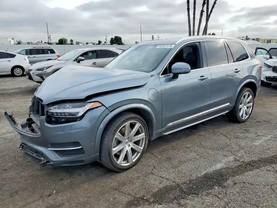 YV4BR0PL6J1336887 2018 VOLVO XC90-0