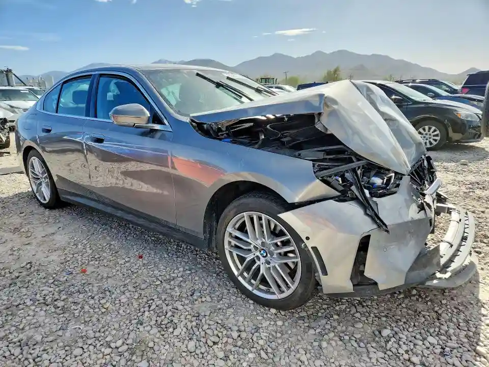 WBA53FJ00RCS45551 2024 BMW 5 SERIES-3