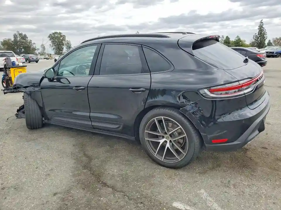 WP1AA2A55SLB13188 2025 PORSCHE MACAN-1