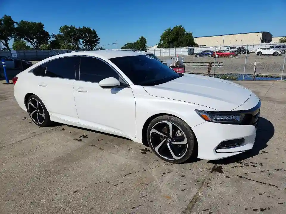 1HGCV1F32JA120353 2018 HONDA ACCORD-3