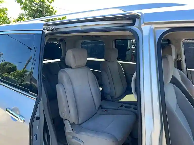 JN8AE2KP5H9165551 2017 NISSAN QUEST-5