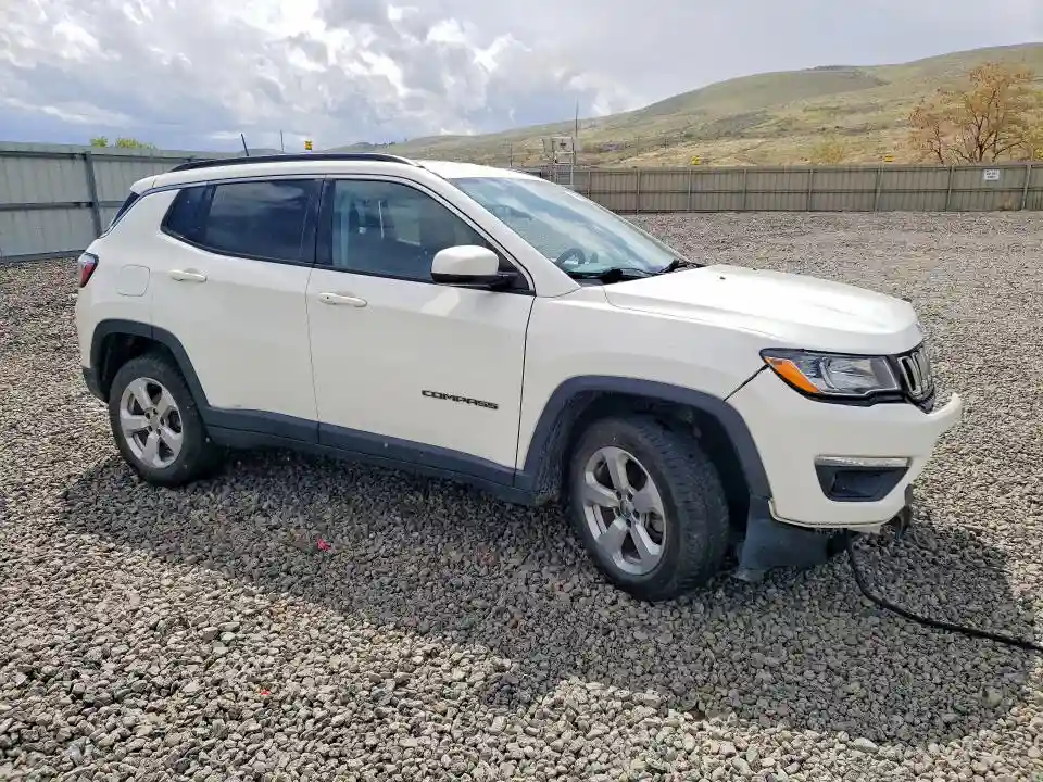 3C4NJDBBXKT723532 2019 JEEP COMPASS-3