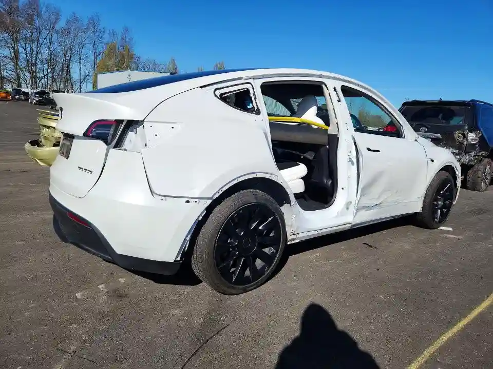 7SAYGDEE5RF002287 2024 TESLA MODEL Y-2