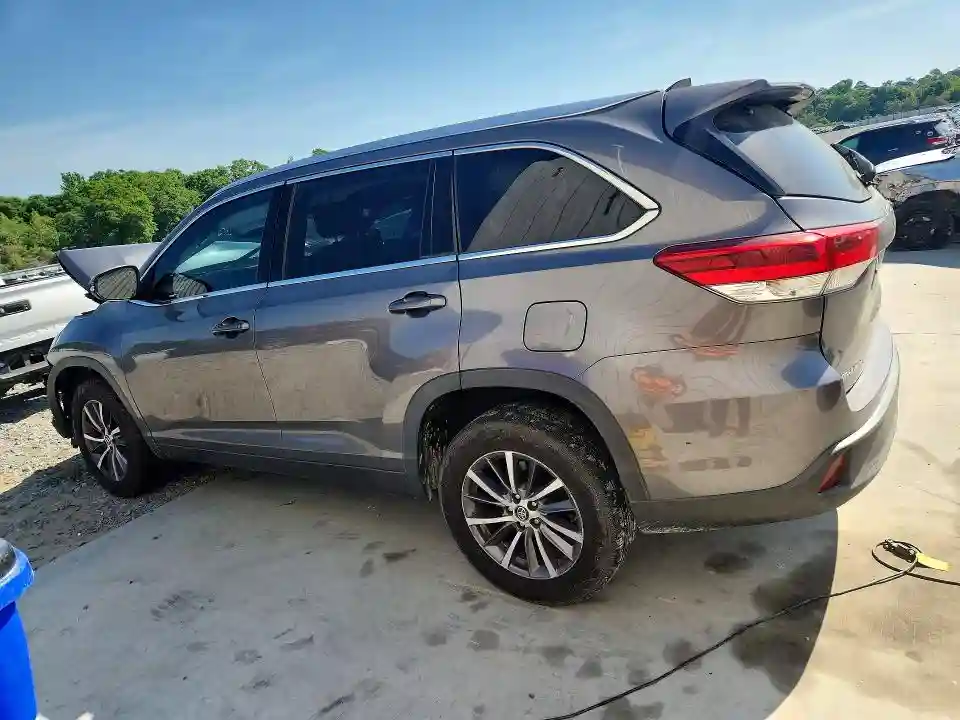 5TDKZRFH1JS265475 2018 TOYOTA HIGHLANDER-1