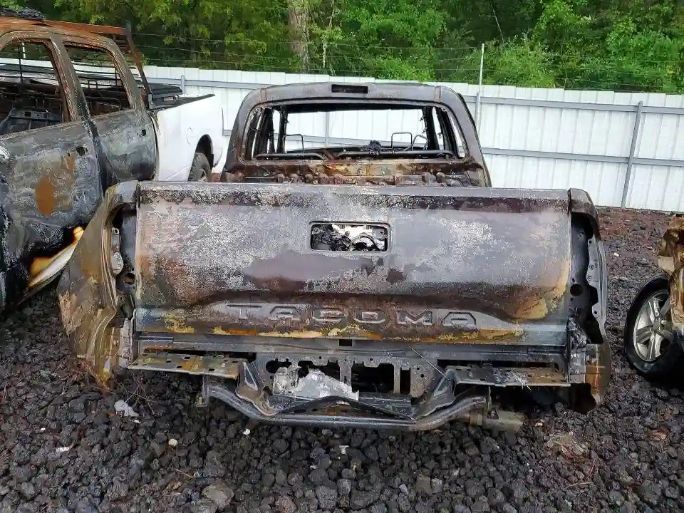 5TFAX5GNXKX151646 2019 TOYOTA TACOMA SR-5