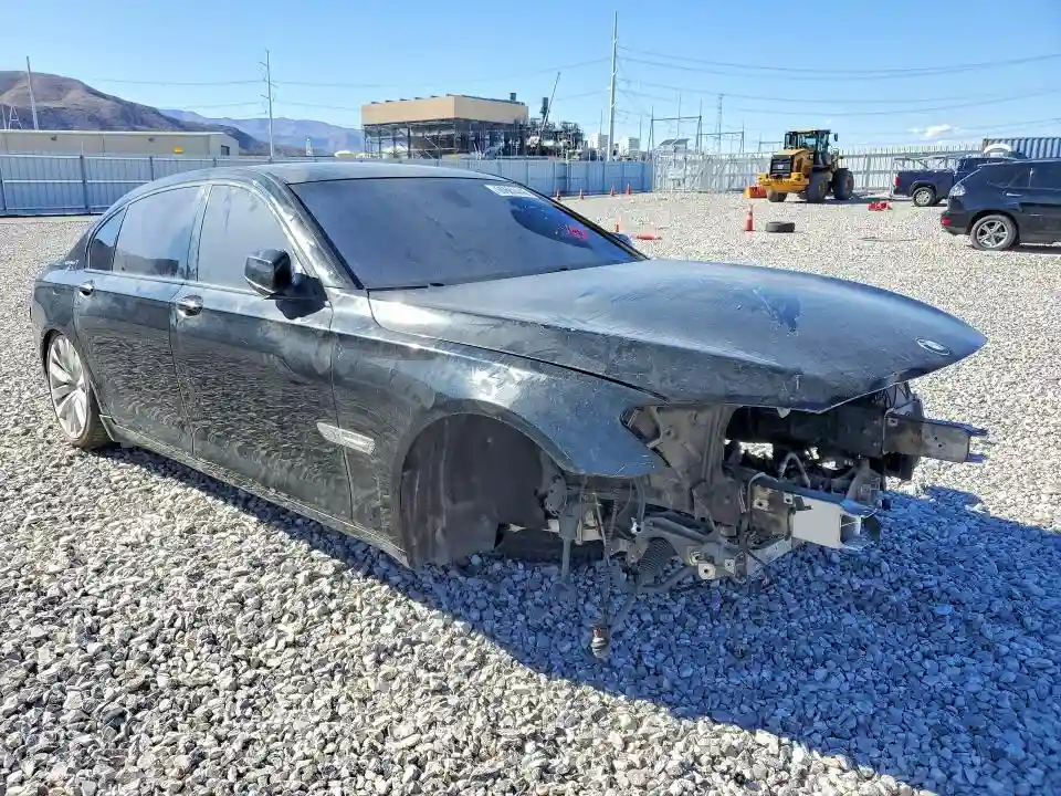 WBAKX8C53CC198440 2012 BMW 7 SERIES-3