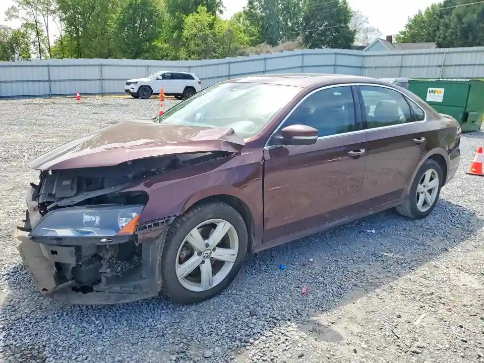 1VWBN7A3XDC047498 2013 VOLKSWAGEN PASSAT-0