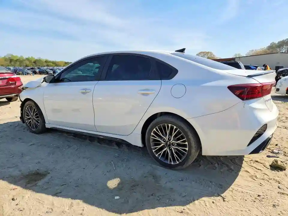 3KPF54AD1NE485252 2022 KIA FORTE-1