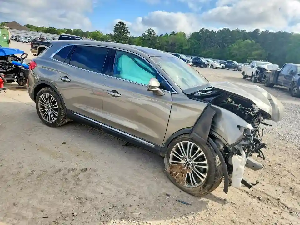 2LMTJ6LR0GBL67822 2016 LINCOLN MKX-3