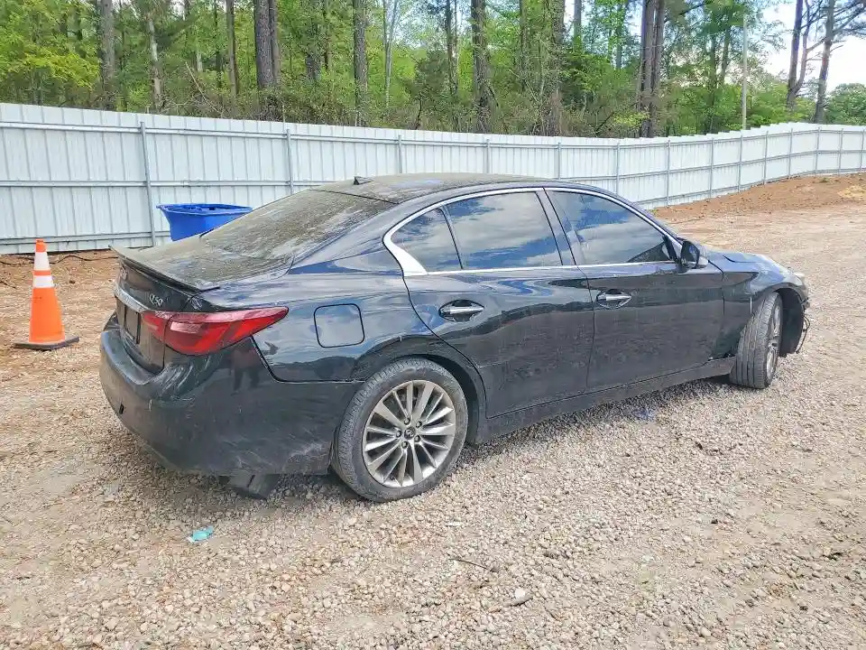 JN1EV7AP3JM591689 2018 INFINITI Q50-2