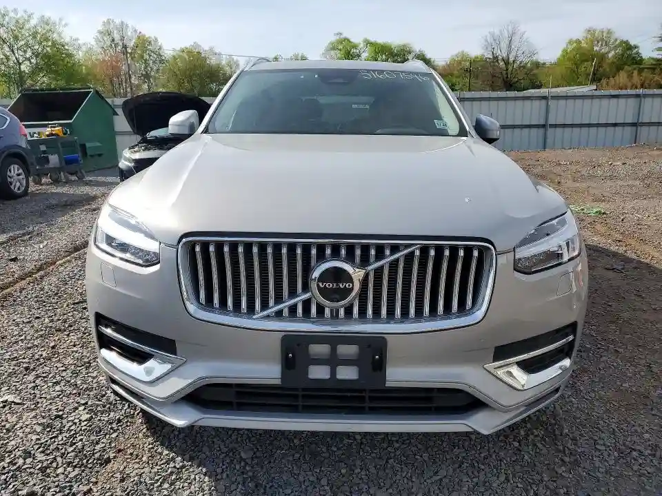 YV4H600NXP1967763 2023 VOLVO XC90-4