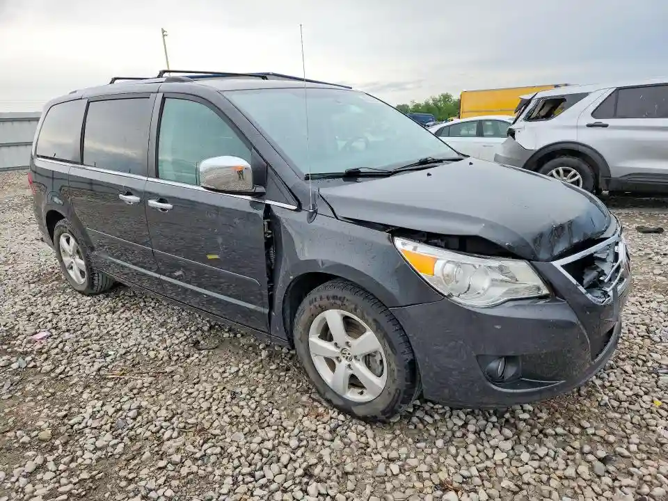 2C4RVADG9CR321552 2012 VOLKSWAGEN ROUTAN-3