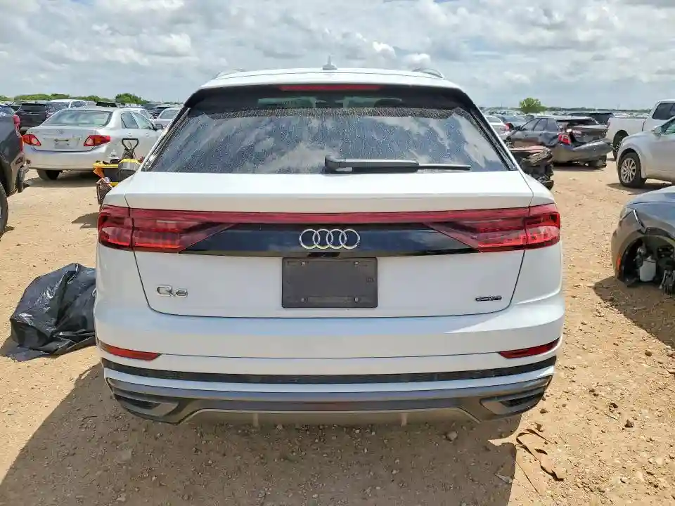 WA1EVBF1XND031804 2022 AUDI Q8-5