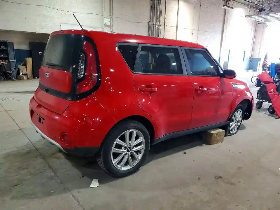 KNDJP3A50J7563313 2018 KIA SOUL-2