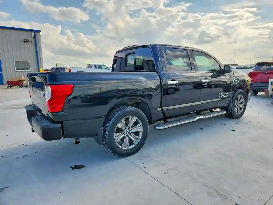 1N6AA1E61HN563851 2017 NISSAN TITAN-2