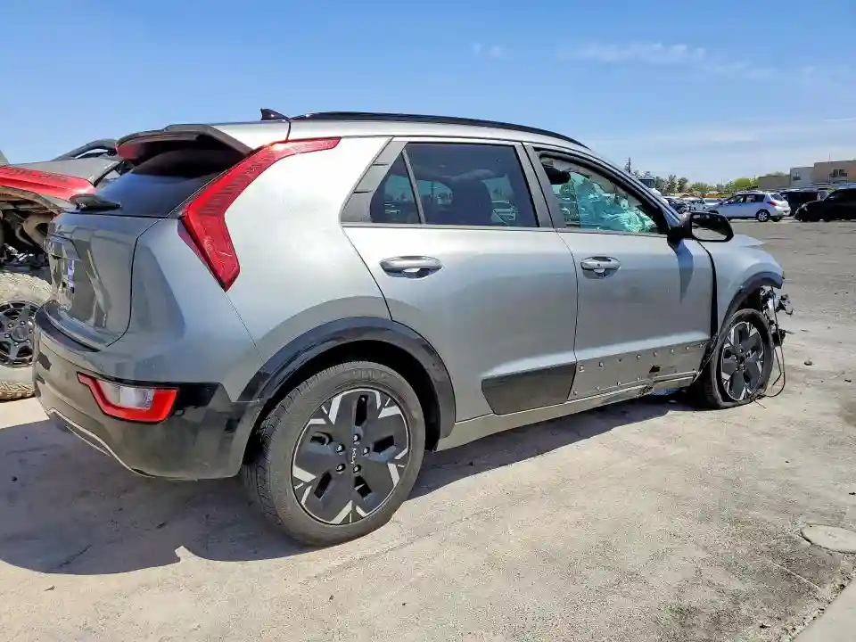 KNDCR3L1XR5110661 2024 KIA NIRO-2