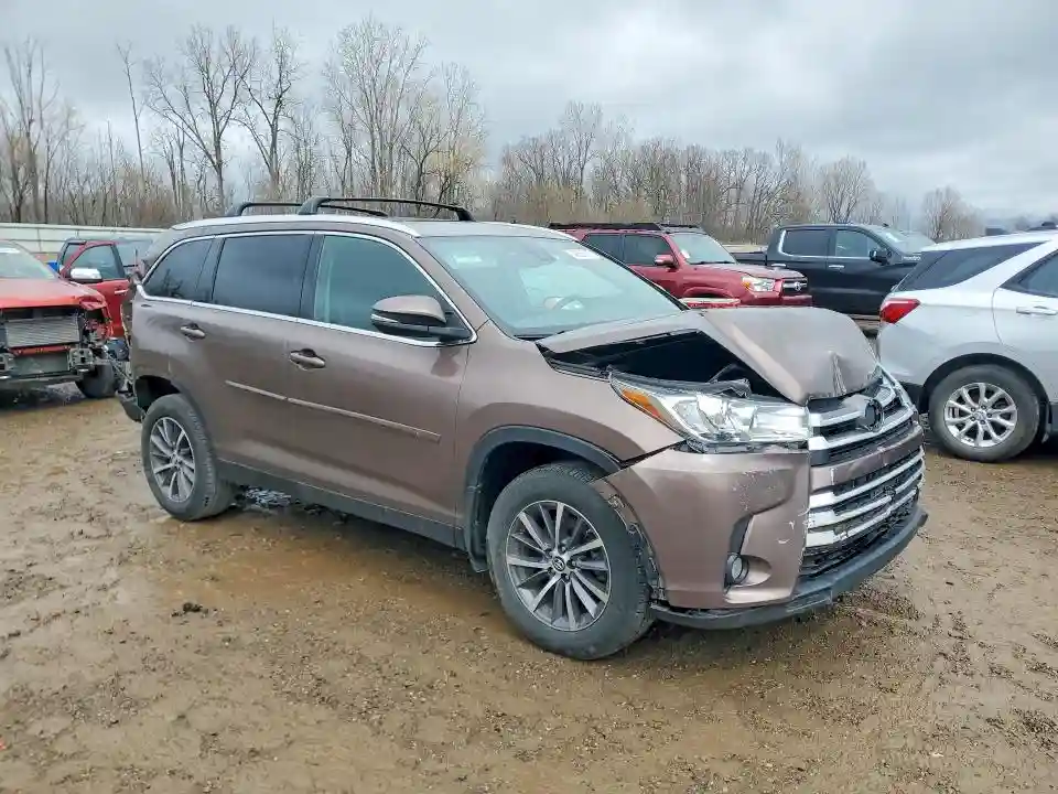 5TDJZRFH8KS700117 2019 TOYOTA /S/LE/XLE-3