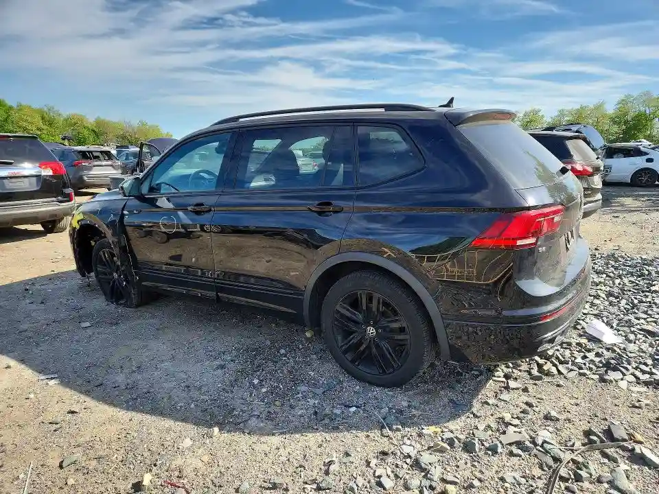 3VV8B7AX1NM067584 2022 VOLKSWAGEN TIGUAN-1