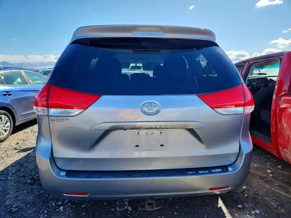 5TDKK3DC0BS091943 2011 TOYOTA SIENNA-5