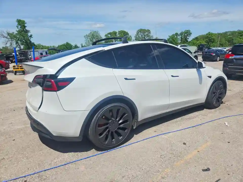 7SAYGDEF9PF793574 2023 TESLA MODEL Y-2