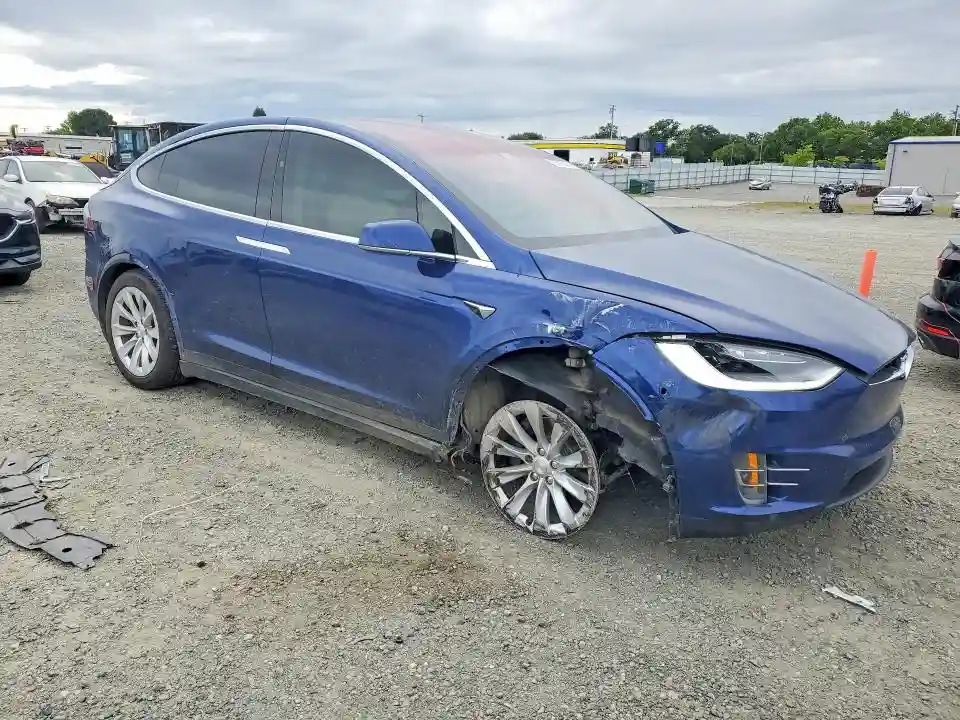 5YJXCDE28KF156296 2019 TESLA MODEL X-3