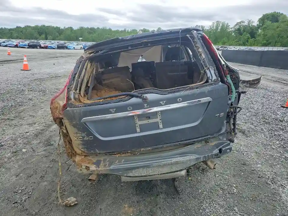 YV440MDR6H2081570 2017 VOLVO XC60-5