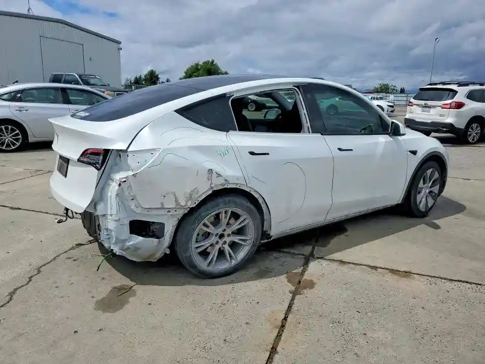 7SAYGDEE7NF363997 2022 TESLA MODEL Y-2