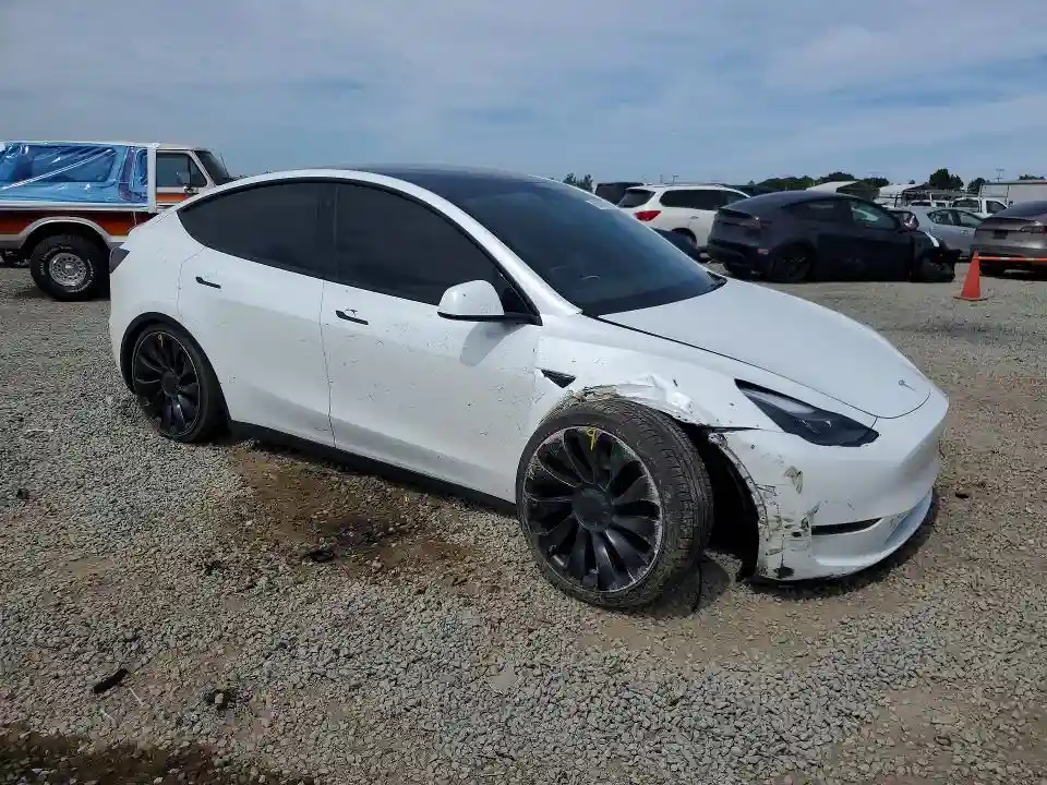 7SAYGDEF7NF486532 2022 TESLA MODEL Y-3