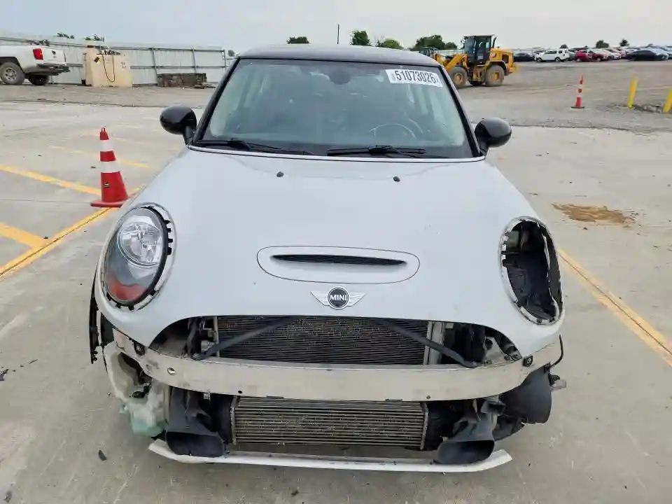 WMWXP7C3XH3B94555 2017 MINI COOPER-4