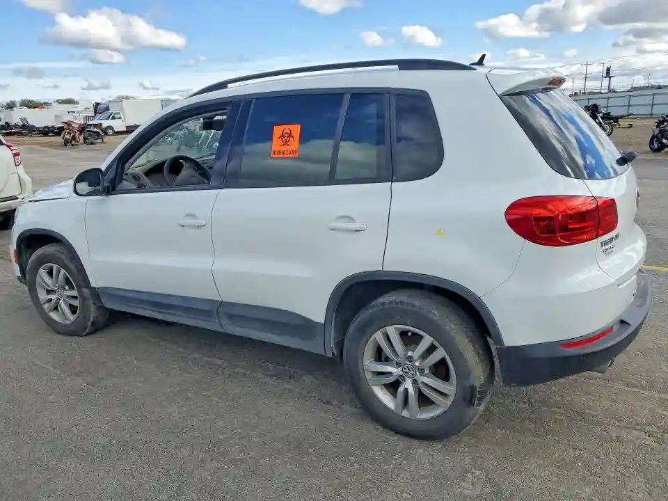 WVGAV7AX6GW600230 2016 VOLKSWAGEN TIGUAN-1