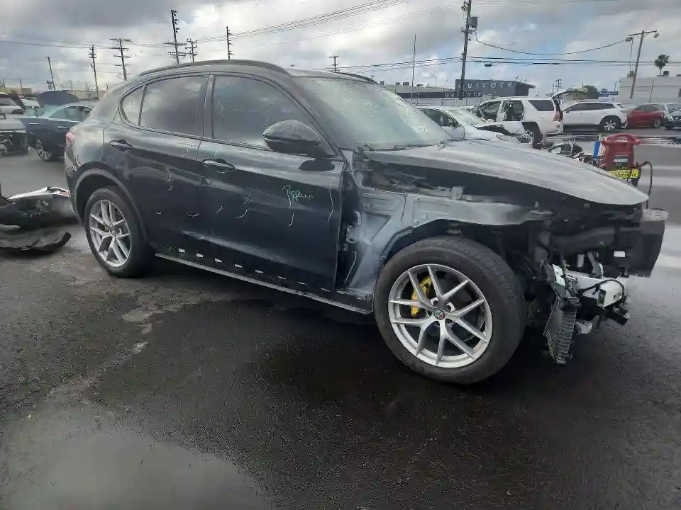 ZASFAKNN6J7B92273 2018 ALFA ROMEO STELVIO-3
