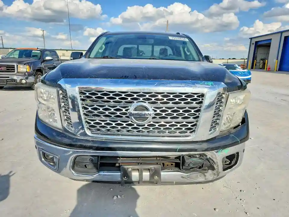 1N6AA1E61HN563851 2017 NISSAN TITAN-4