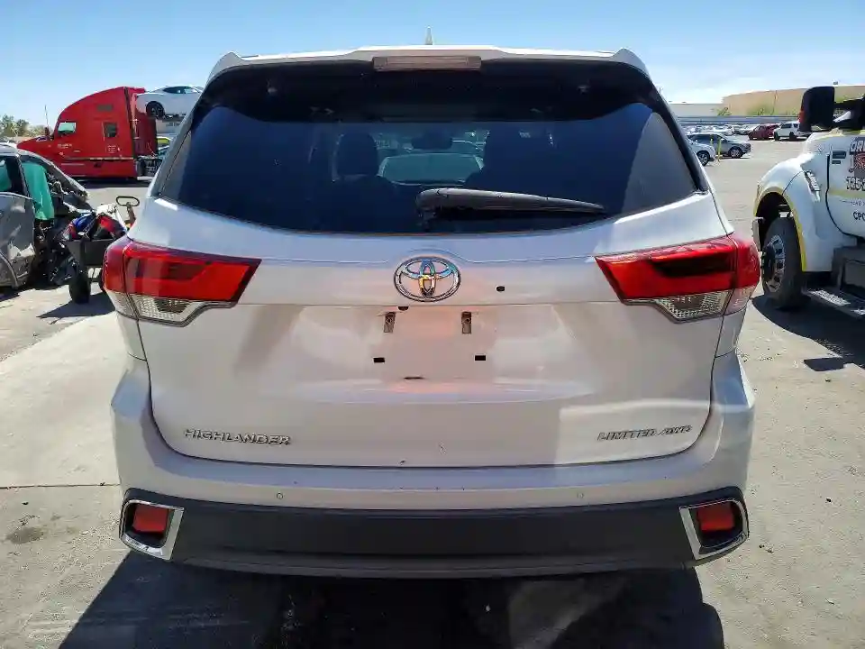 5TDDZRFH7JS861702 2018 TOYOTA HIGHLANDER-5