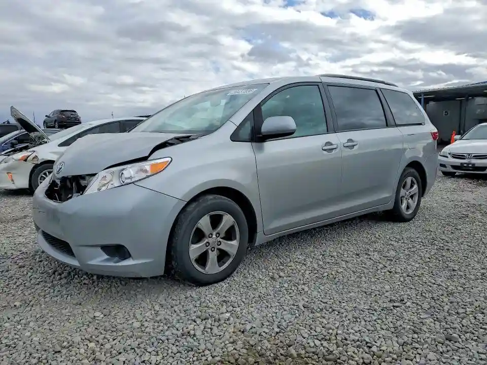 5TDKK3DC2FS599966 2015 TOYOTA SIENNA-0