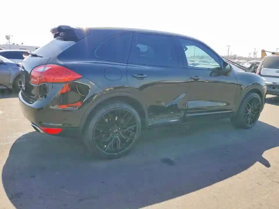 WP1AA2A21ELA91085 2014 PORSCHE CAYENNE-2