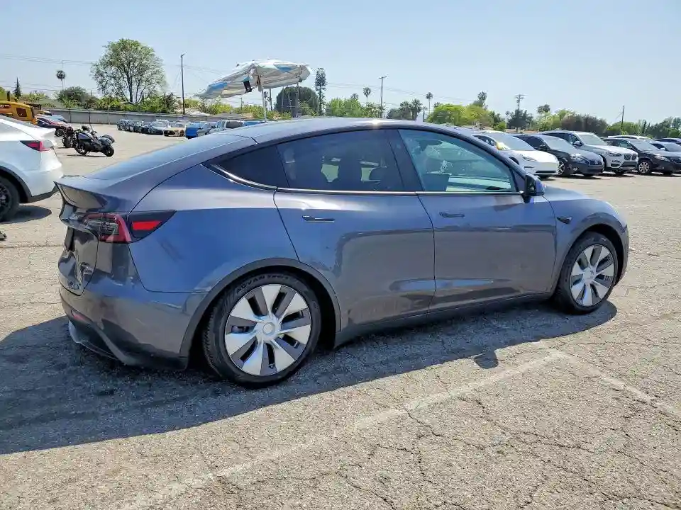 7SAYGAEE1PF925586 2023 TESLA MODEL Y-2
