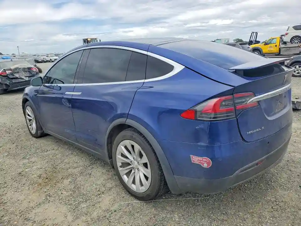 5YJXCDE28KF156296 2019 TESLA MODEL X-1