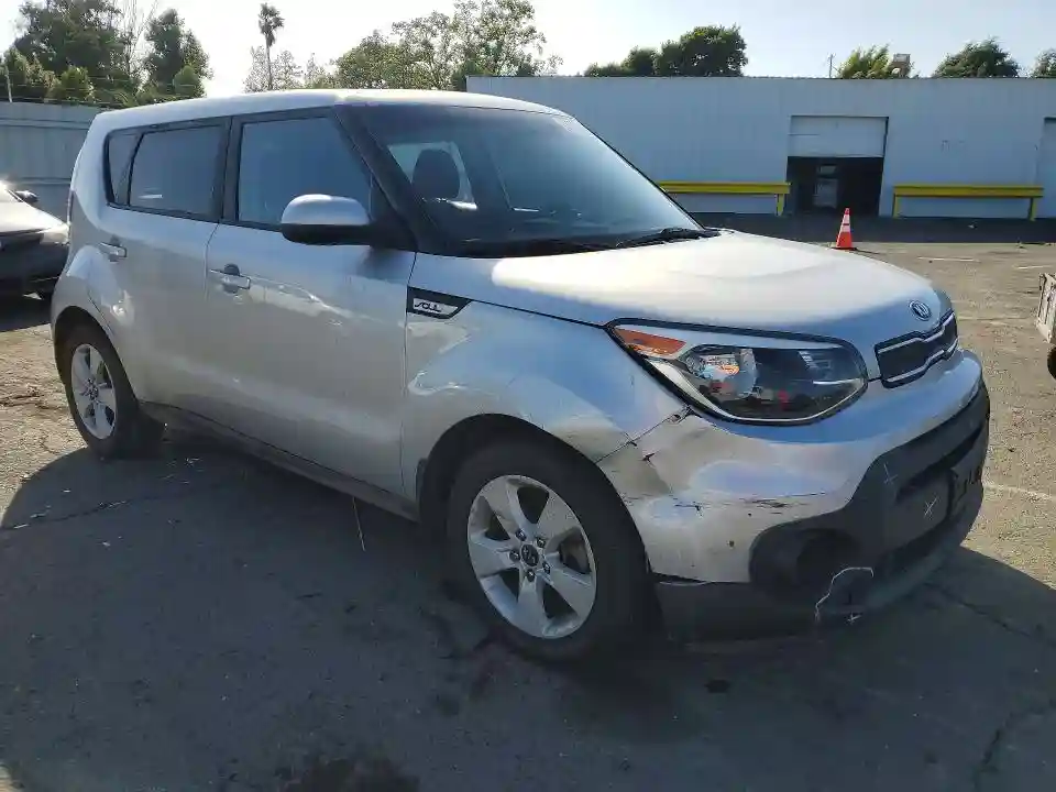 KNDJN2A28H7419296 2017 KIA SOUL-3