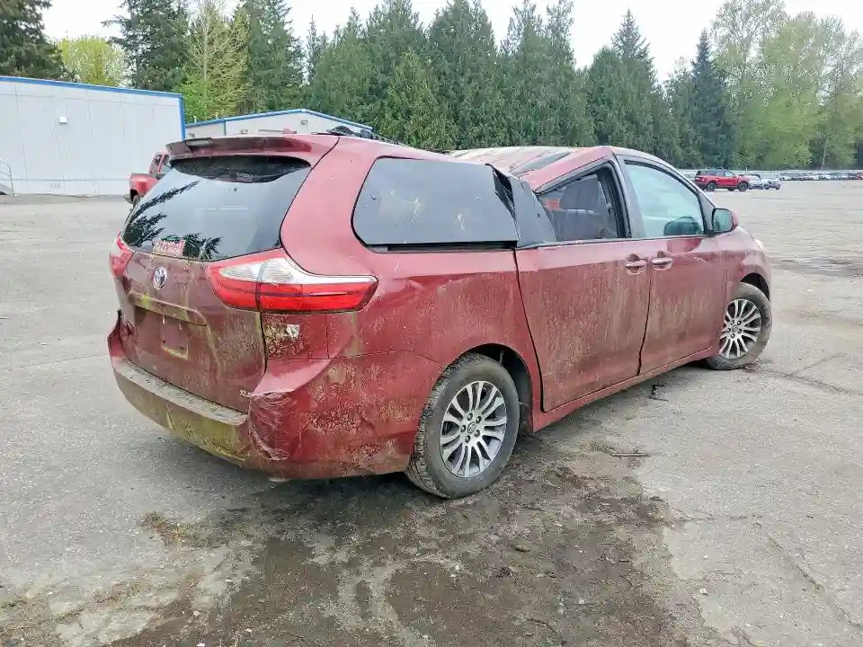 5TDYZ3DC0KS010302 2019 TOYOTA SIENNA-2