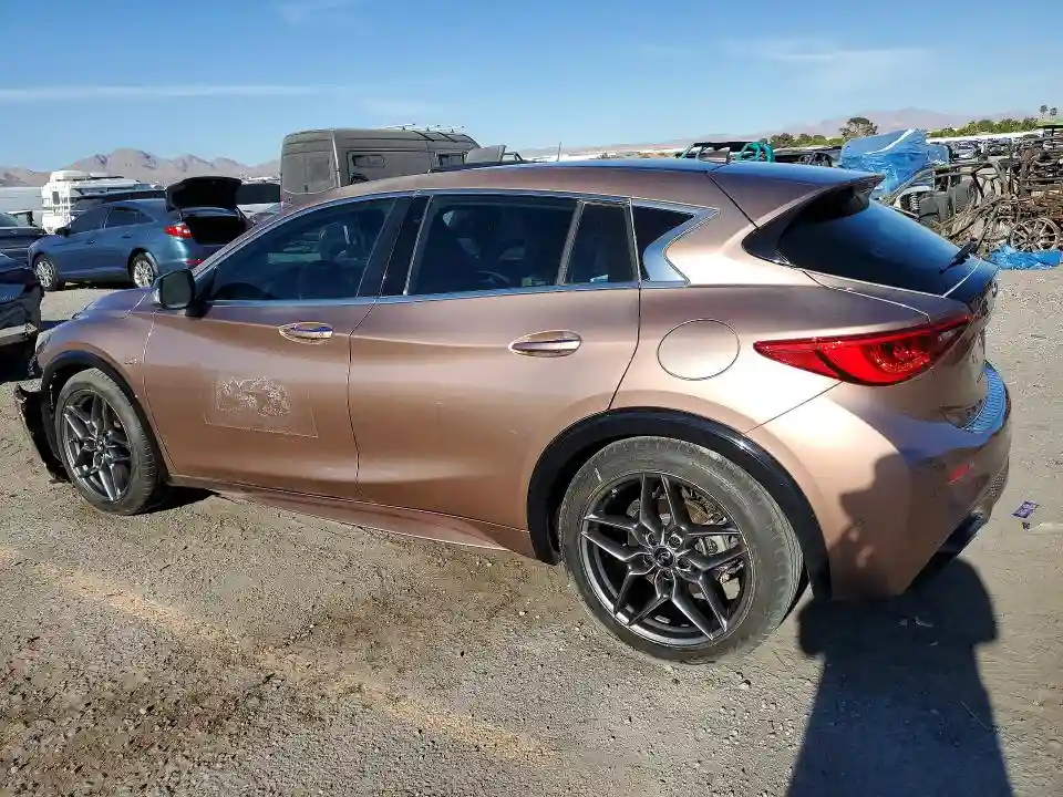 SJKCH5CP6JA046176 2018 INFINITI QX30-1