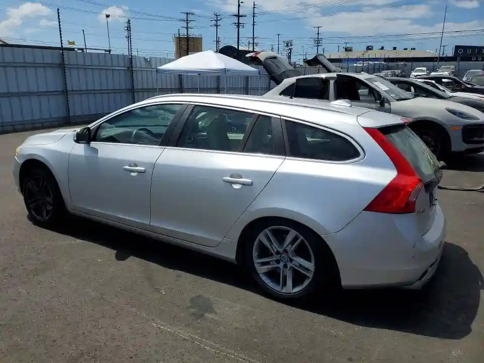 YV140MEB9F1190669 2015 VOLVO V60-1