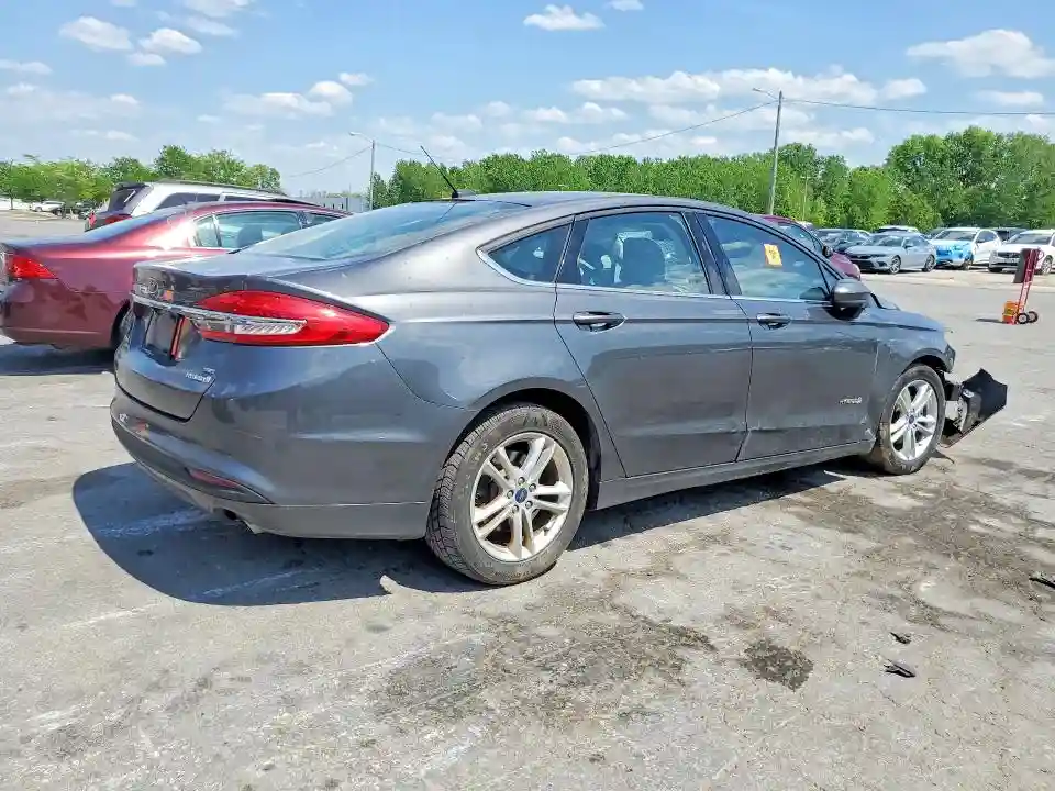 3FA6P0LU6JR235269 2018 FORD FUSION-2
